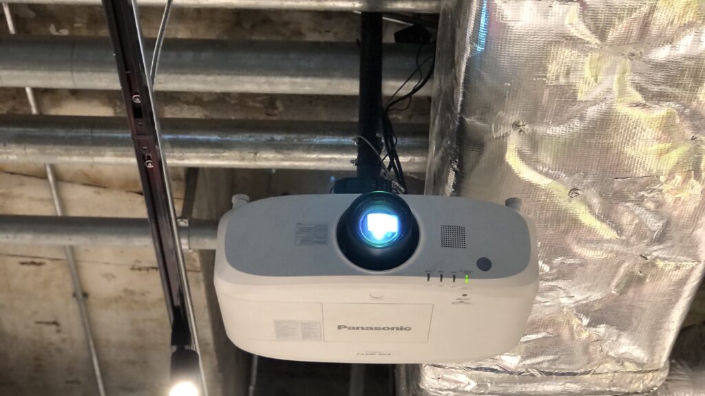 Img 1711 6200lumens hd projector for wall mapping